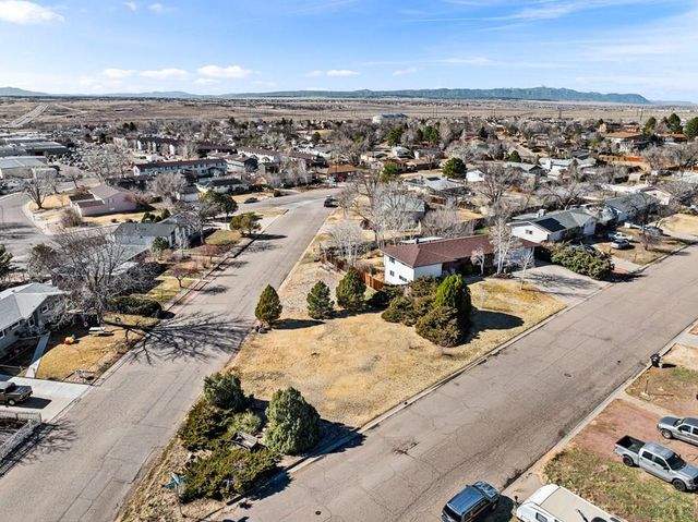 4007 Hillside Dr, Pueblo, CO 81008