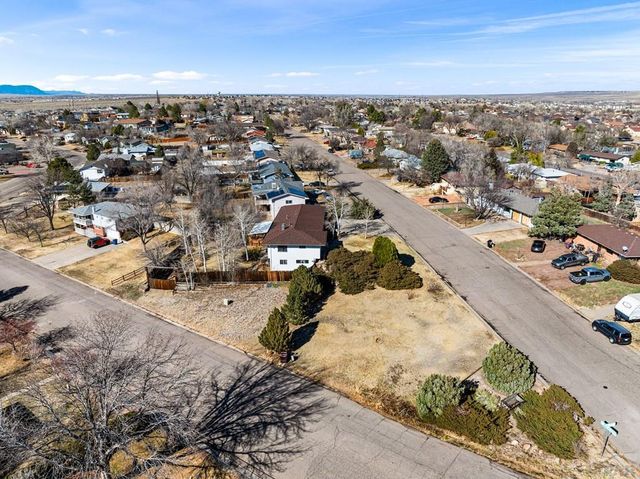 4007 Hillside Dr, Pueblo, CO 81008