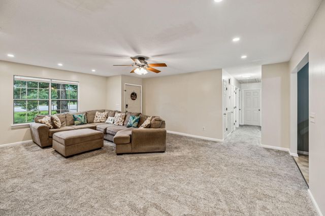 1018 Ridgeway Avenue, Signal Mountain, TN 37377