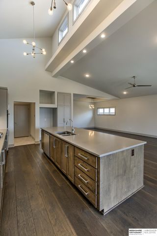 20001 R Street, Omaha, NE 68135