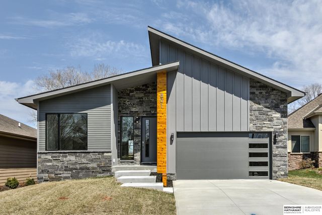 20001 R Street, Omaha, NE 68135