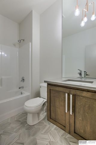 20001 R Street, Omaha, NE 68135