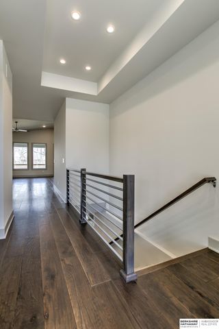 20001 R Street, Omaha, NE 68135