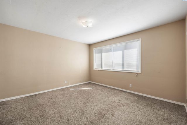 218 N Underwood St, Kennewick, WA 99337