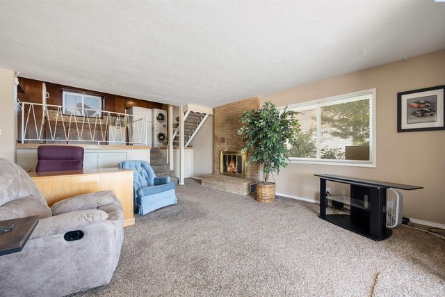 218 N Underwood St, Kennewick, WA 99337