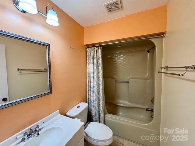 21 Loganwood Lane, Etowah, NC 28729