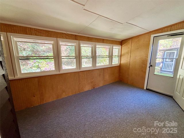 21 Loganwood Lane, Etowah, NC 28729