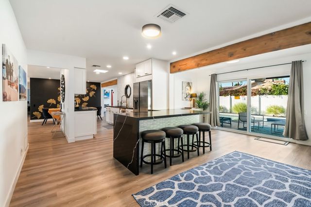 1980 E Rochelle Road, Palm Springs, CA 92262