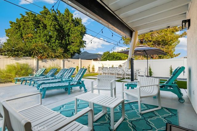 1980 E Rochelle Road, Palm Springs, CA 92262