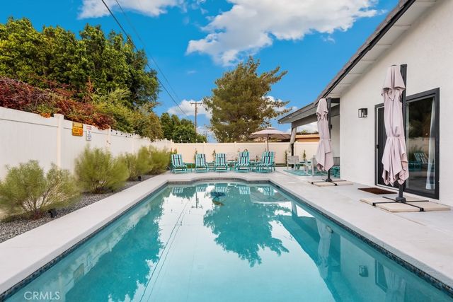 1980 E Rochelle Road, Palm Springs, CA 92262