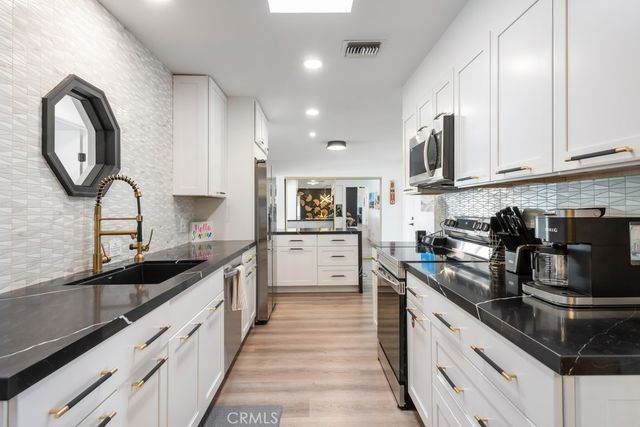 1980 E Rochelle Road, Palm Springs, CA 92262