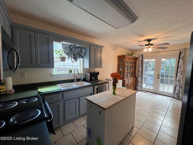 507 Matterhorn Dr, Shelbyville, KY 40065