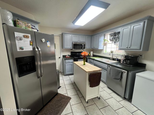 507 Matterhorn Dr, Shelbyville, KY 40065