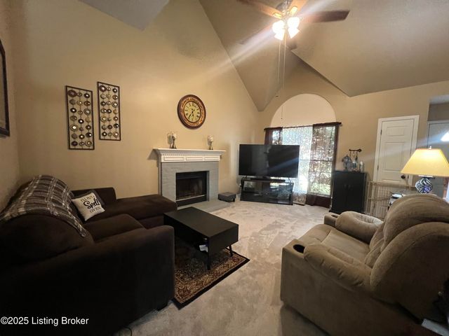 507 Matterhorn Dr, Shelbyville, KY 40065