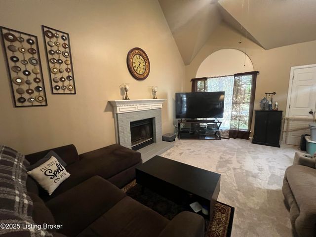 507 Matterhorn Dr, Shelbyville, KY 40065