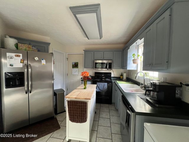 507 Matterhorn Dr, Shelbyville, KY 40065