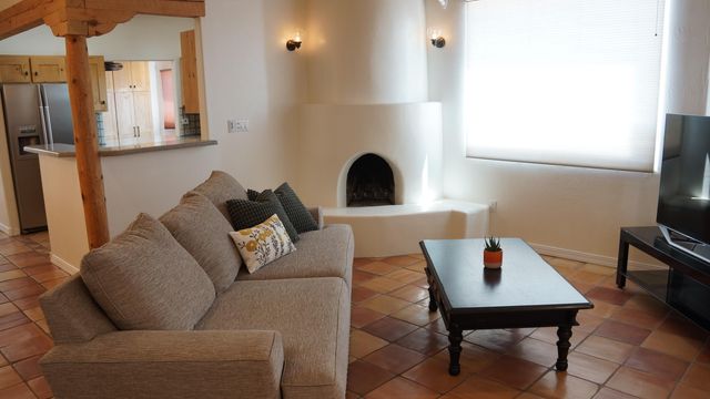 39 CAMINO DE LA QUESTA DEL AIRE, Placitas, NM 87043