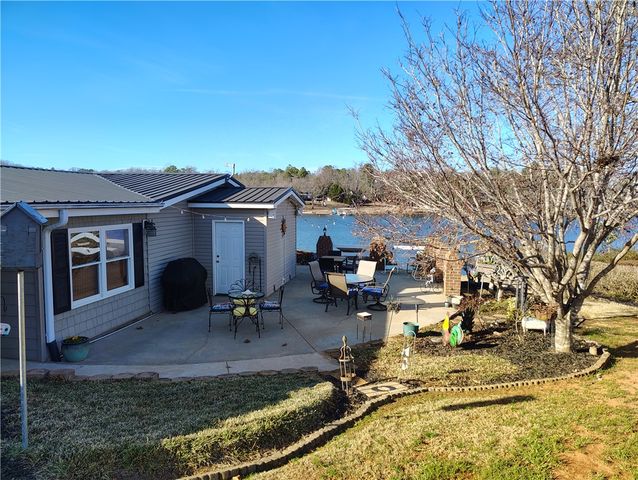 221 First Avenue, Iva, SC 29655