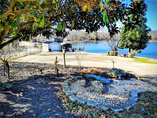 221 First Avenue, Iva, SC 29655