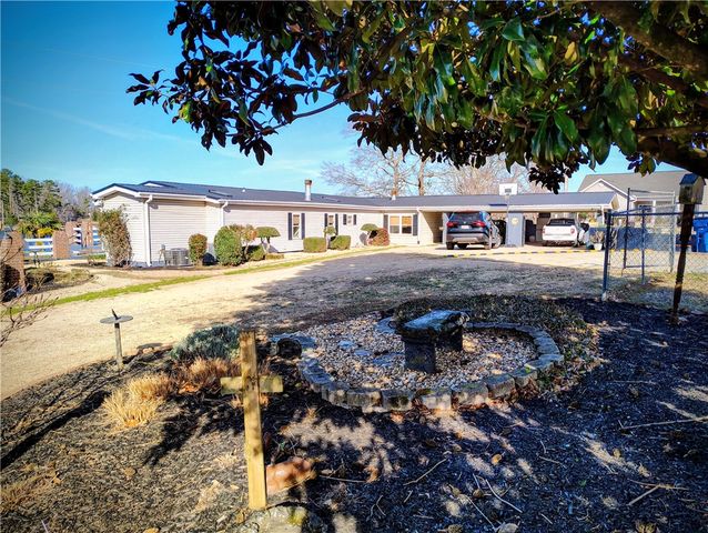 221 First Avenue, Iva, SC 29655