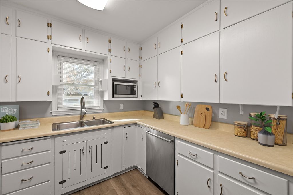 701 10th Street, West Des Moines, IA 50265