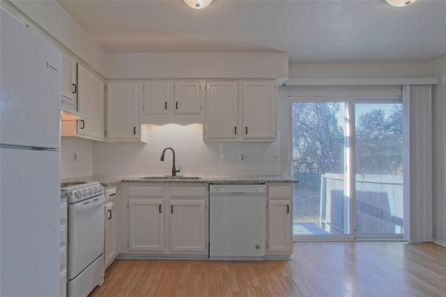 3004 Whisper Oaks LN D, Georgetown, TX 78628