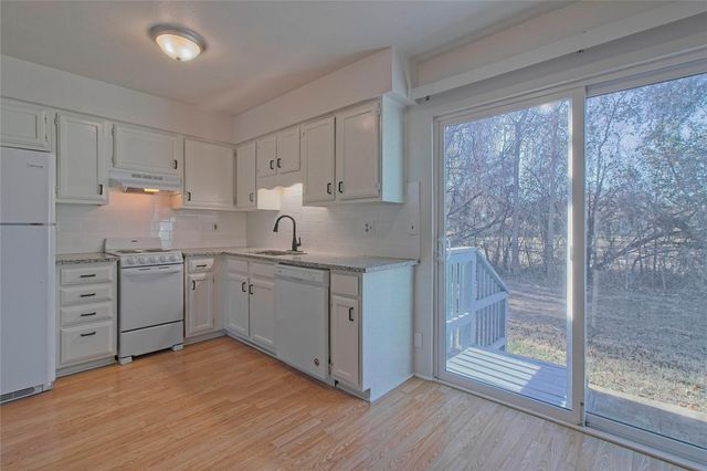 3004 Whisper Oaks LN D, Georgetown, TX 78628