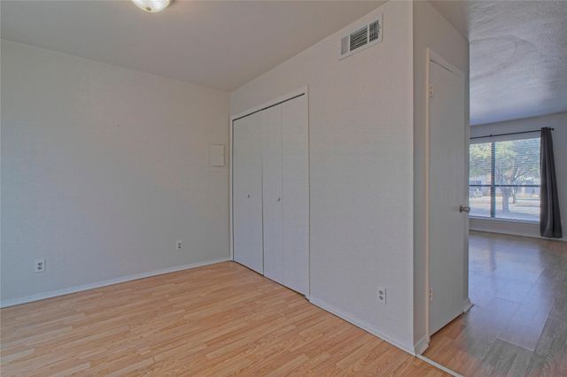 3004 Whisper Oaks LN D, Georgetown, TX 78628