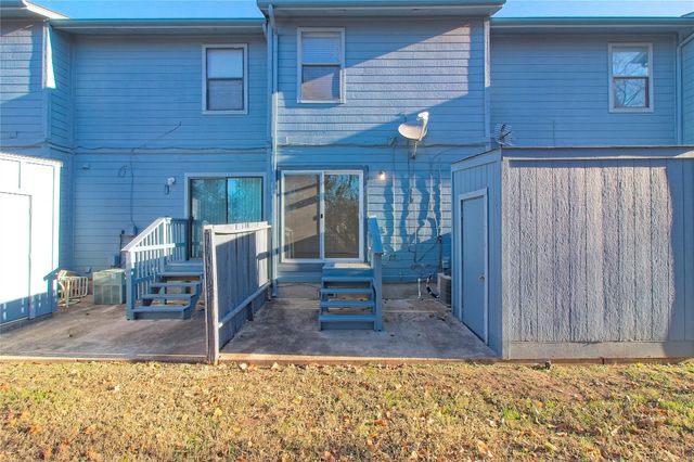 3004 Whisper Oaks LN D, Georgetown, TX 78628