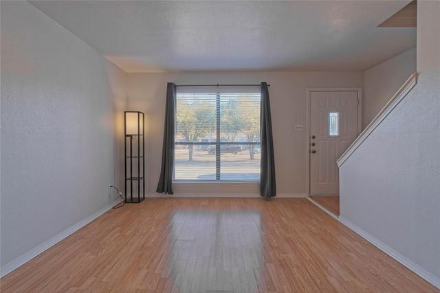 3004 Whisper Oaks LN D, Georgetown, TX 78628