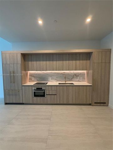 77 SE 5th Street 1208, Miami, FL 33131