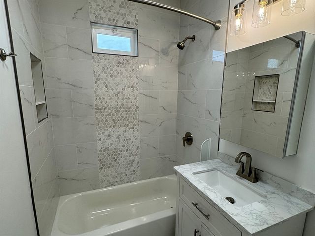 630 Metropolitan Ave 3, Boston, MA 02136