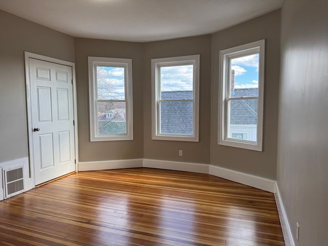 630 Metropolitan Ave 3, Boston, MA 02136