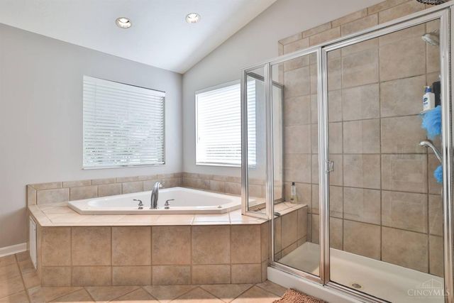 5614 Williamsburg Way, Fairfield, OH 45014