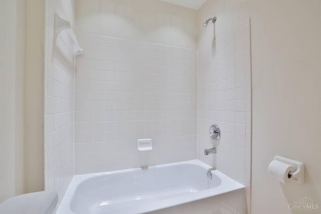 5614 Williamsburg Way, Fairfield, OH 45014