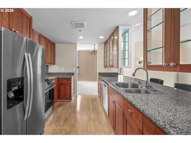 1132 Sw 19TH Ave 411, Portland, OR 97205