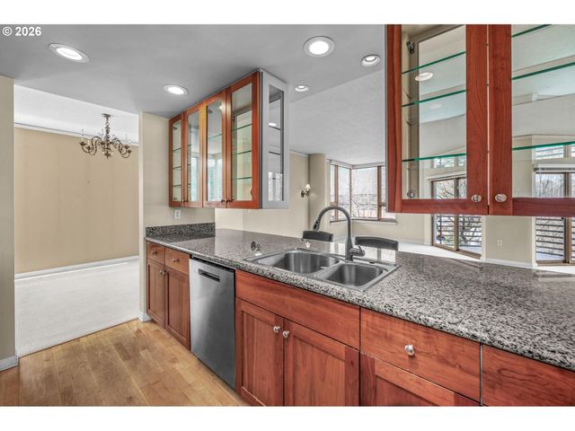 1132 Sw 19TH Ave 411, Portland, OR 97205