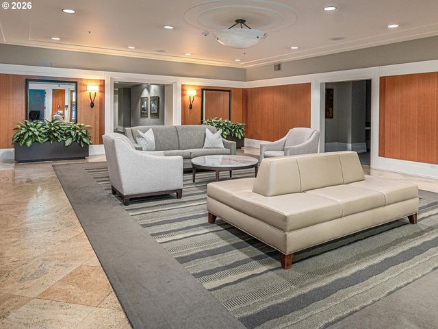 1132 Sw 19TH Ave 411, Portland, OR 97205