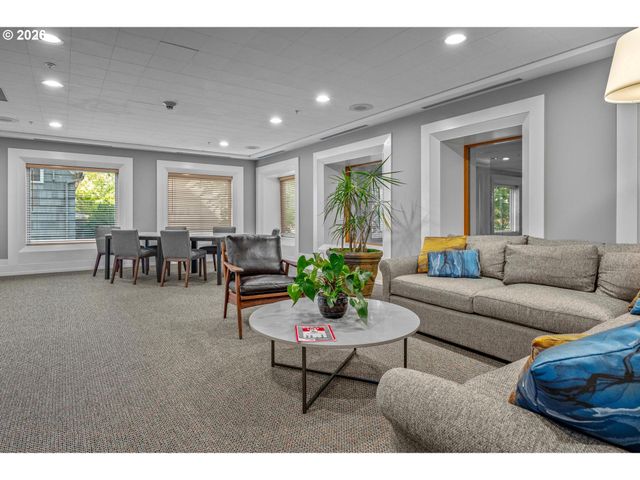 1132 Sw 19TH Ave 411, Portland, OR 97205