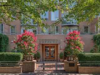 1132 Sw 19TH Ave 411, Portland, OR 97205