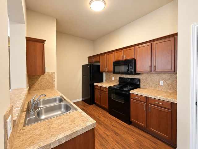 1426 Ravenwood Drive, Mansfield, TX 76063