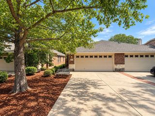1426 Ravenwood Drive, Mansfield, TX 76063