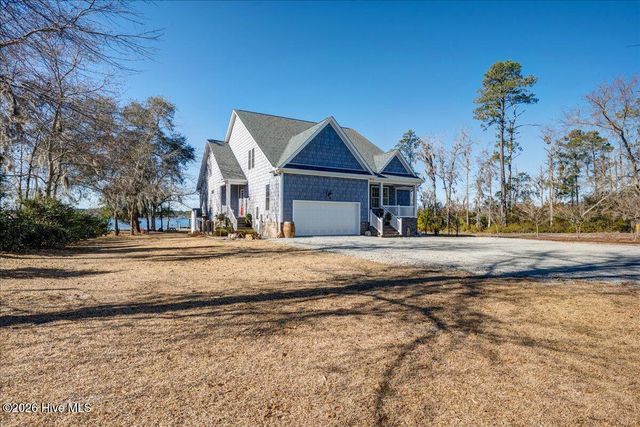 5544 Creek Pointe Road, New Bern, NC 28560