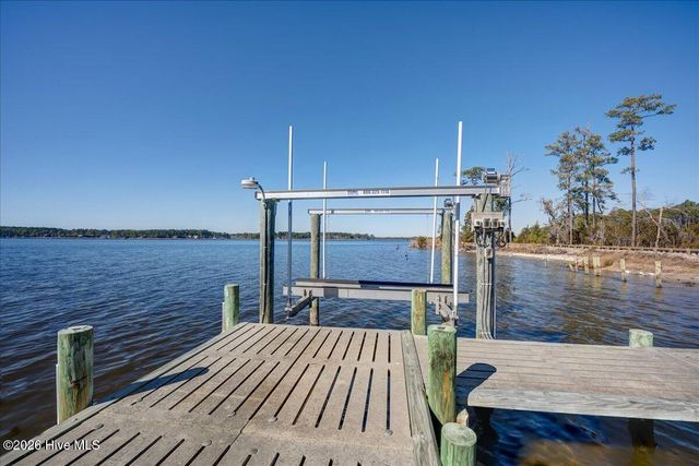 5544 Creek Pointe Road, New Bern, NC 28560