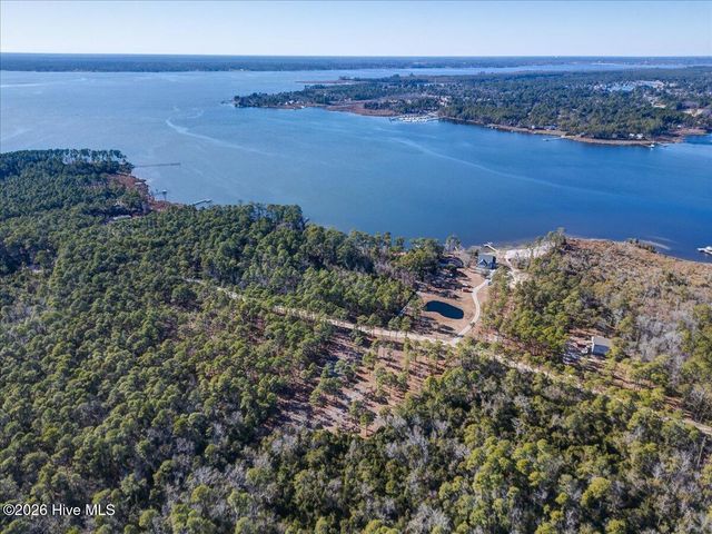 5544 Creek Pointe Road, New Bern, NC 28560