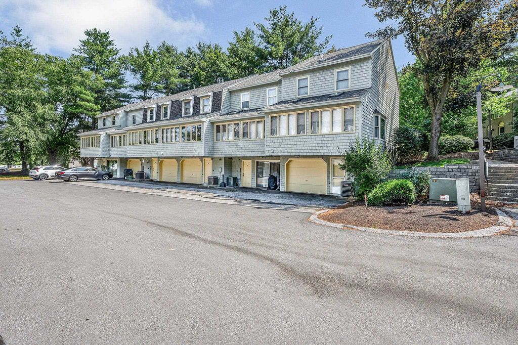 5 axle tree Road # 5, Merrimack, NH 03054