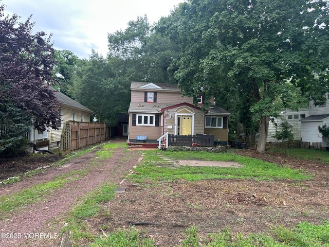 32 Woodrow Street, Oakhurst, NJ 07755