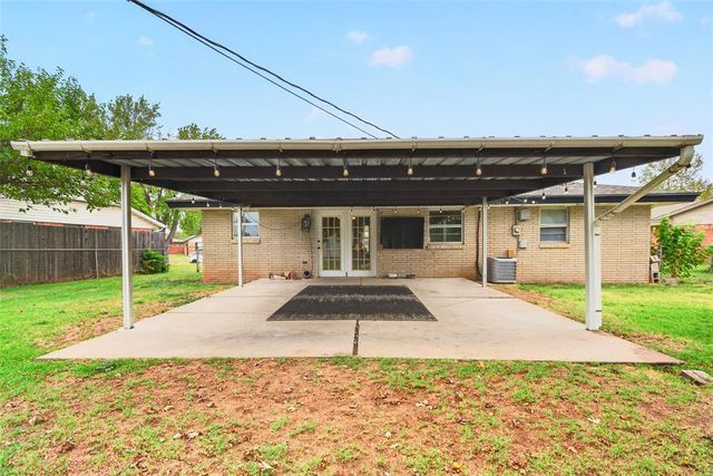 212 Vine Street, Yukon, OK 73099