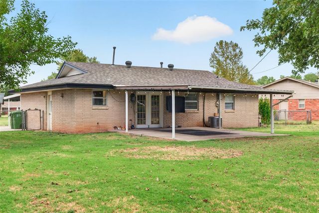 212 Vine Street, Yukon, OK 73099