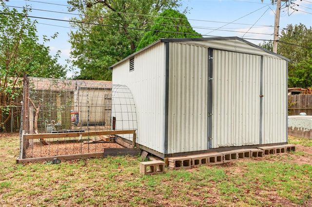 212 Vine Street, Yukon, OK 73099